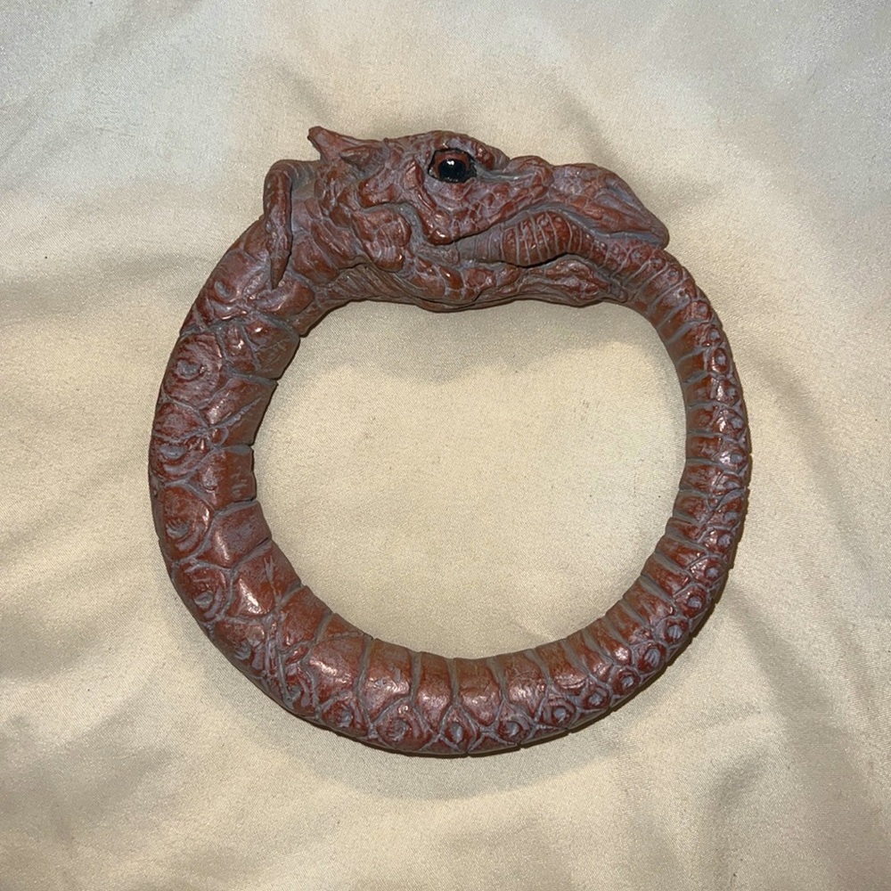 Beautiful Ouroboros.